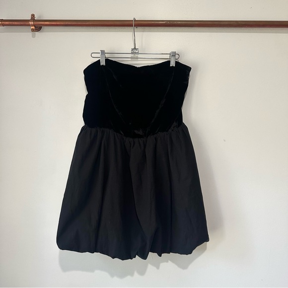NWT New Reformation St. Louis Strapless Velvet Bubble Mini Dress - Picture 4 of 7